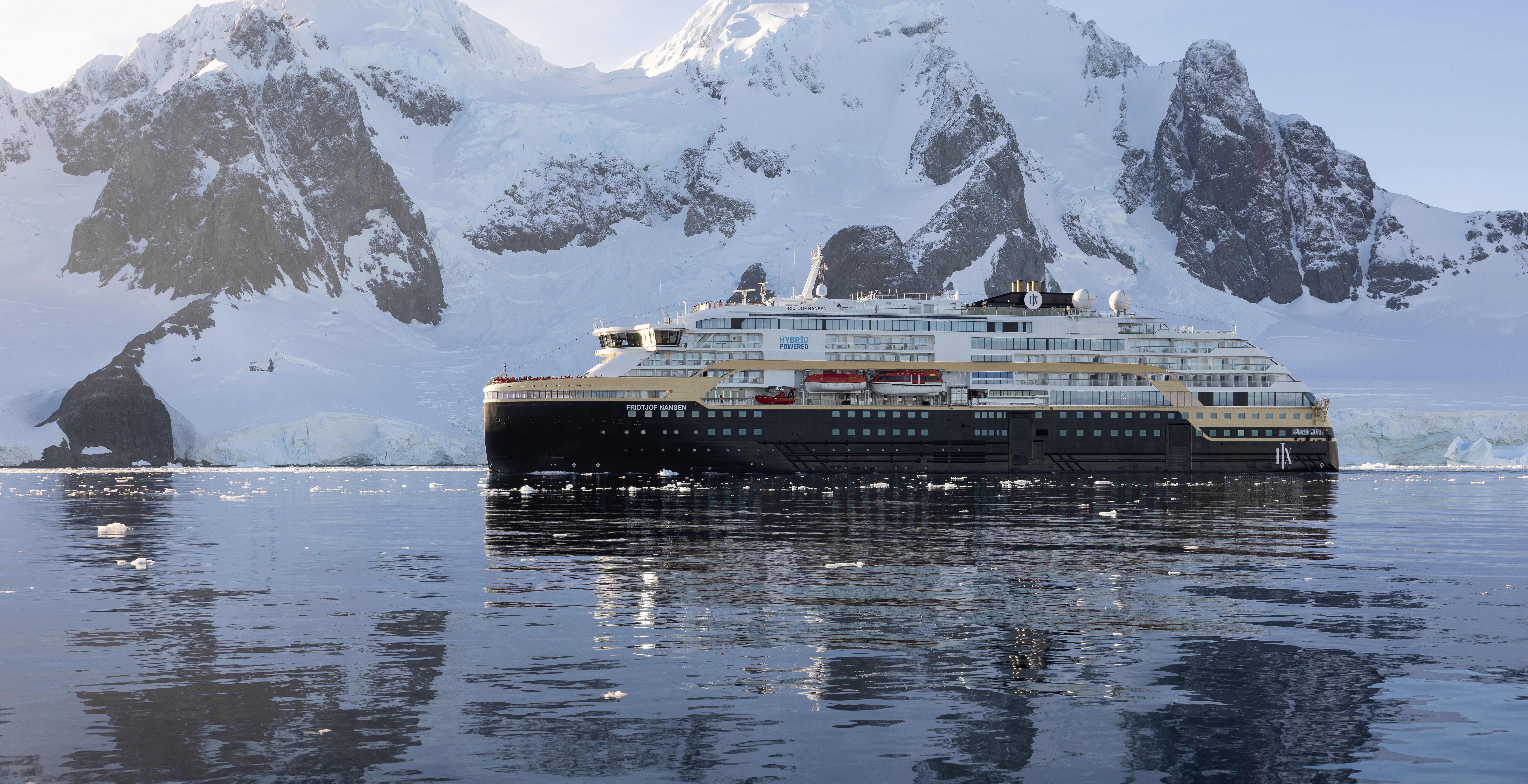 Antarctica_HxExpeditions_MsFridtjofNansen