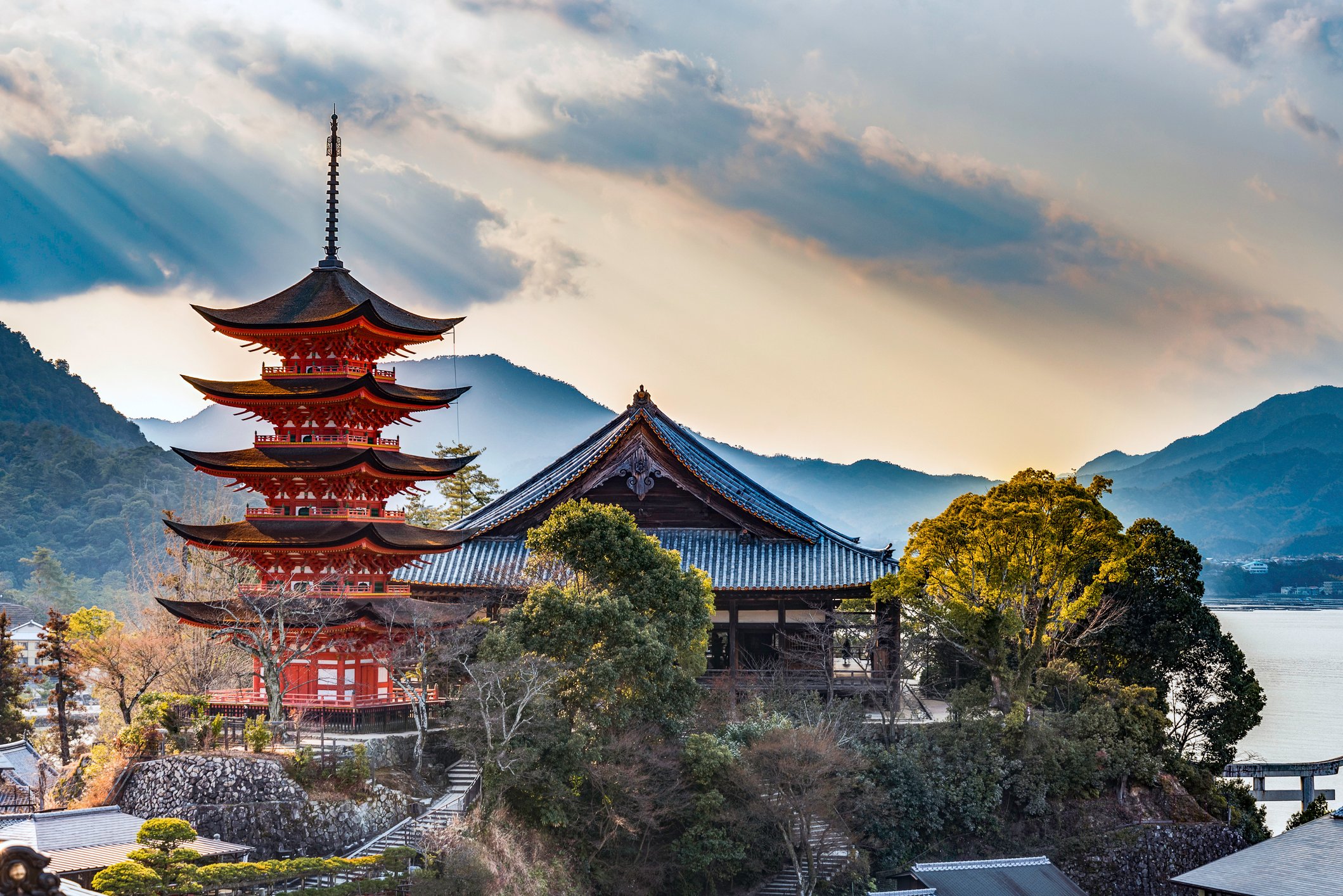 Japan_Miyajima_RedShintoPagoda_G_IndependentWondersOfJapanWithHiroshima