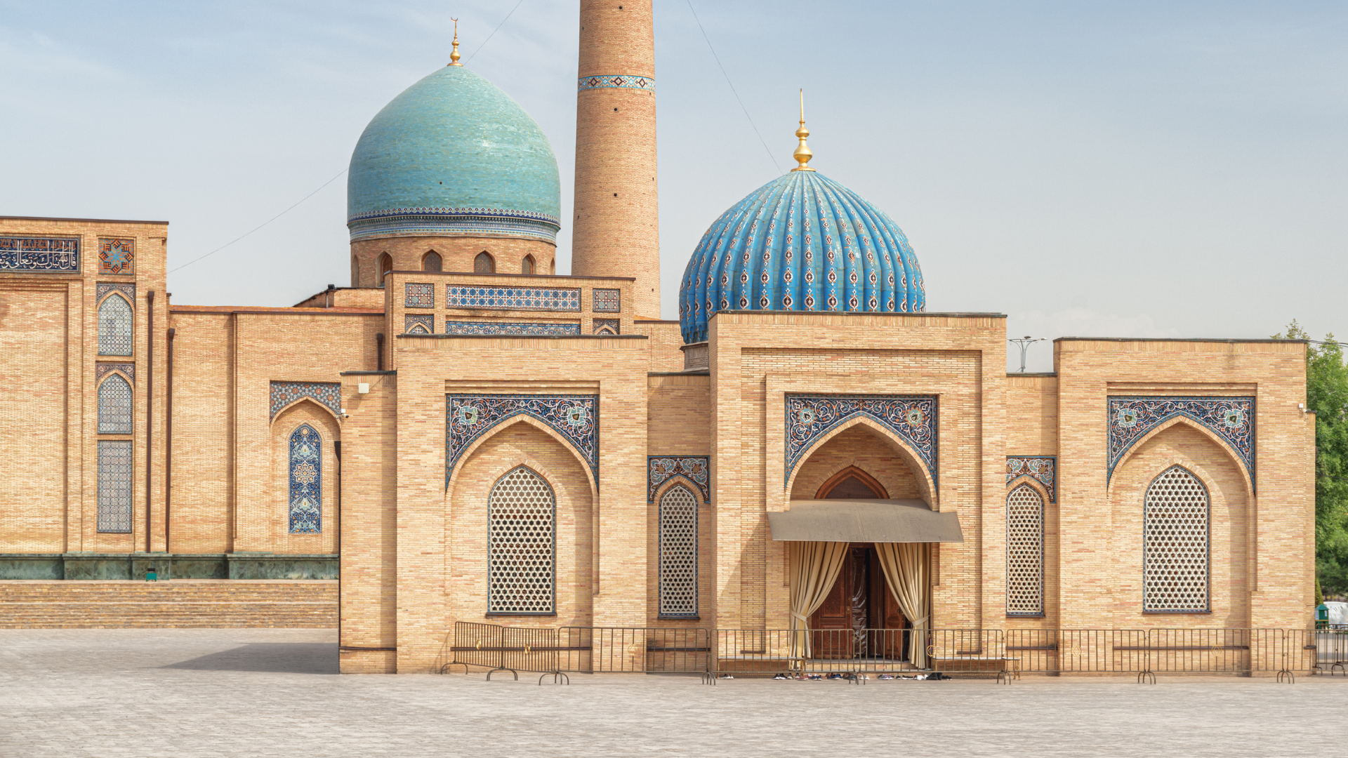 Discover the hidden wonders of Central Asia. the ancient Silk Road cities to breathtaking mountain landscapes, explore a region rich in culture, history, and adventure.
