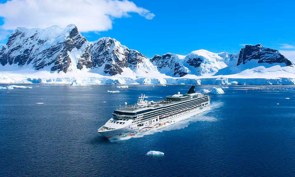 hero-antarctica (1)